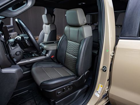 Used 2022 Chevrolet Silverado 1500 ZR2 w/ Technology Package image 30