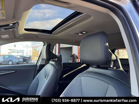 Used 2023 Kia Niro EX Touring image 18