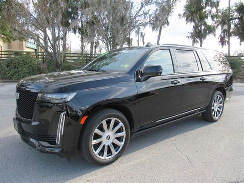 Used 2022 Cadillac Escalade ESV Sport w/ Touring Package image 3