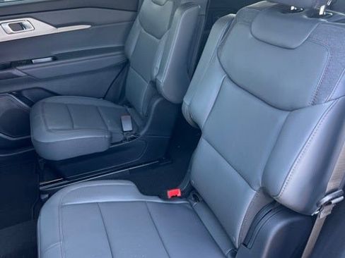 New 2025 Ford Explorer Active w/ Active Comfort Package image 13