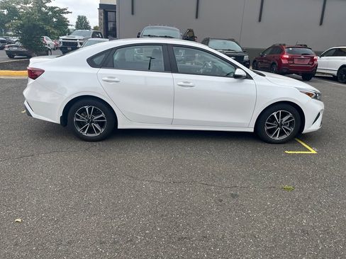 Used 2023 Kia Forte LXS w/ LXS Technology Package FWD image 8
