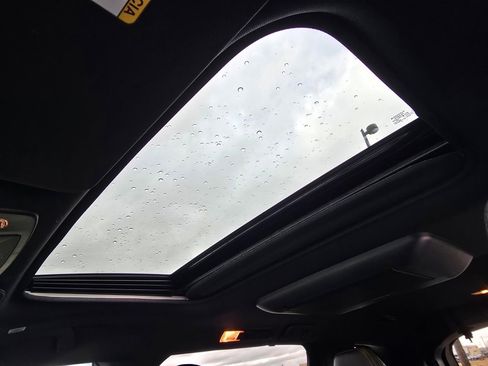 Used 2026 Toyota Sienna Limited image 24