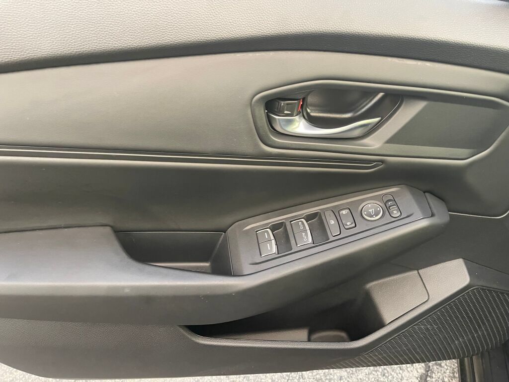 Used 2024 Honda Accord EX image 6