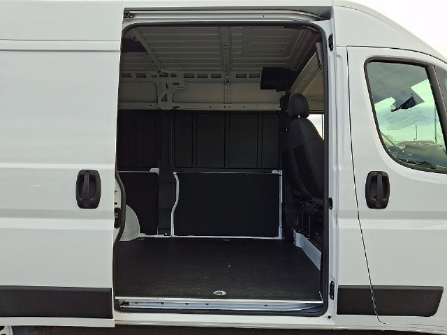 Used 2024 RAM ProMaster 2500 w/ Safety Group FWD image 10