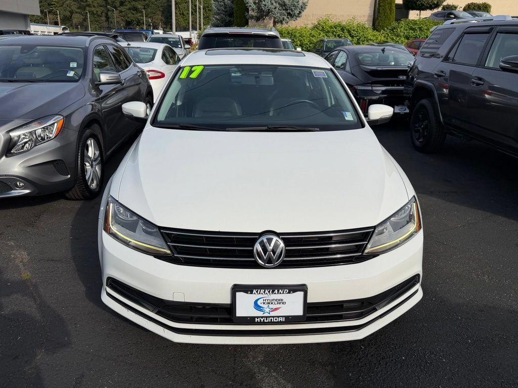 Used 2017 Volkswagen Jetta SE FWD image 4