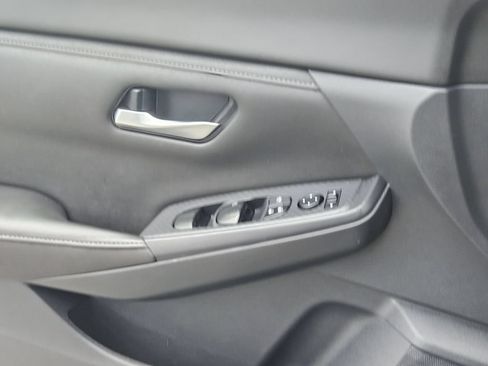 Used 2024 Nissan Sentra S FWD image 18