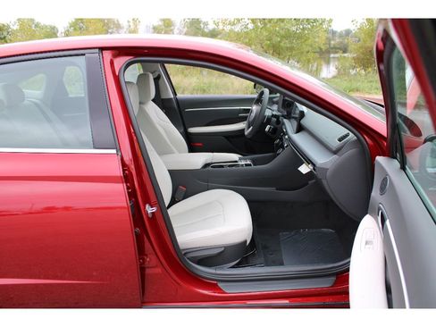 Certified 2024 Hyundai Sonata SEL image 12