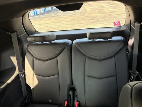 Used 2020 Cadillac XT6 Premium Luxury w/ LPO, Floor Liner Package AWD/4WD image 16