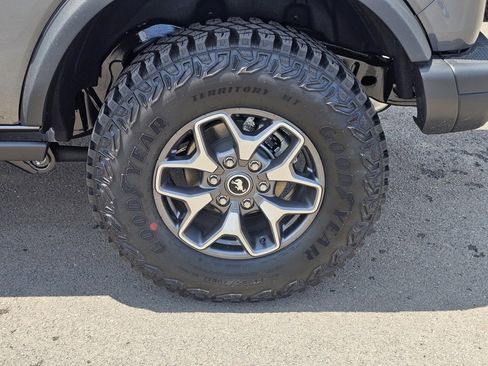 New 2025 Ford Bronco Badlands image 10