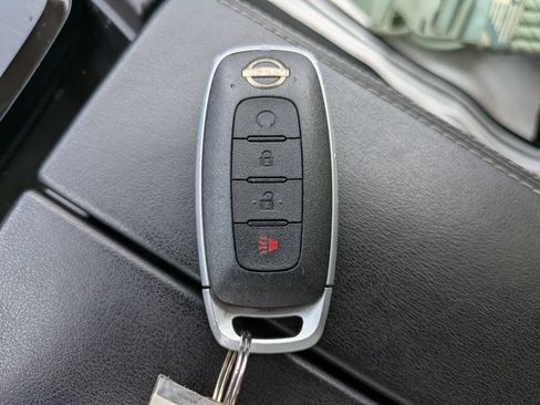 Used 2023 Nissan Rogue SV AWD/4WD image 28