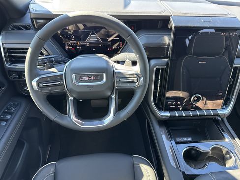 New 2026 GMC Yukon Elevation image 17