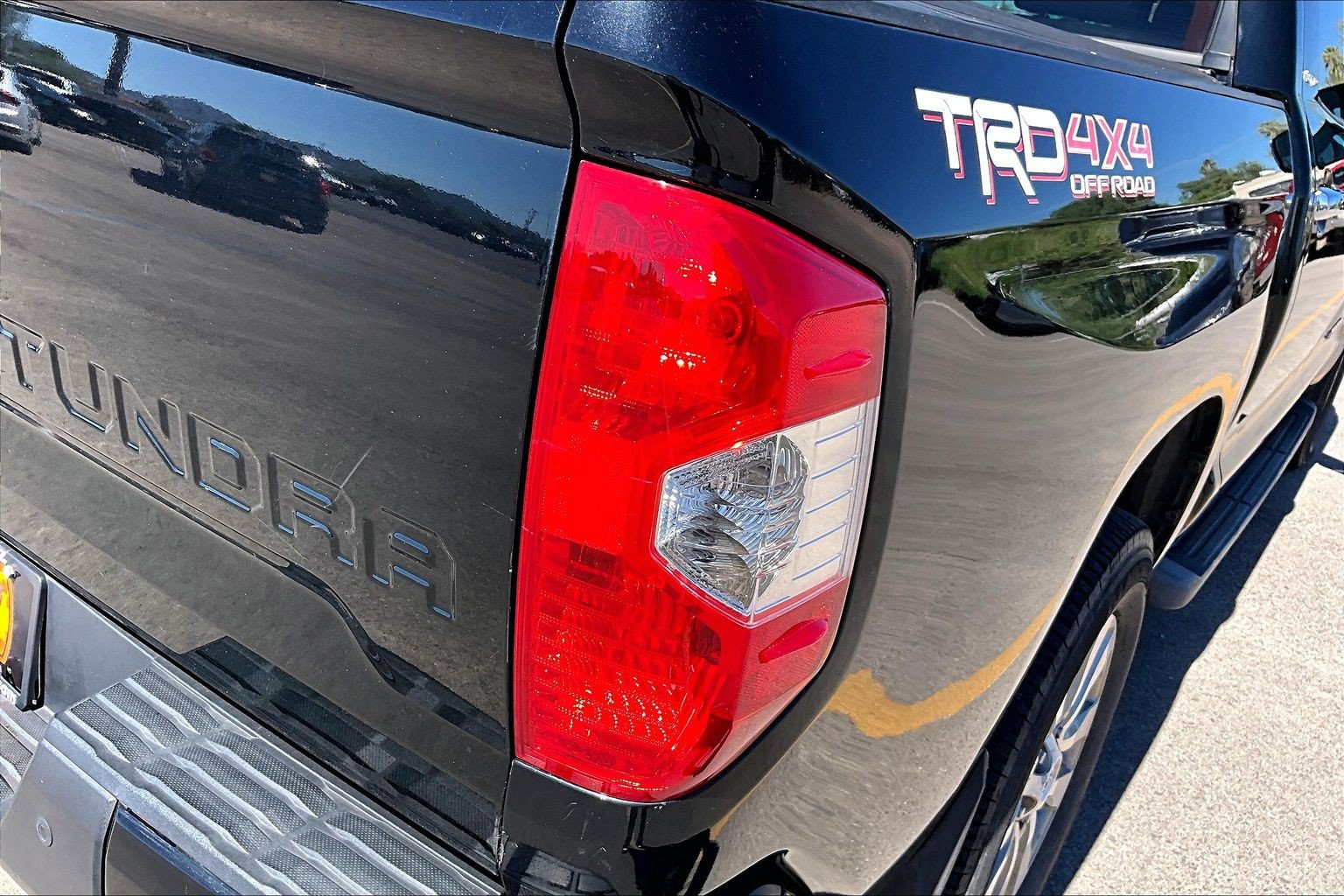 Used 2016 Toyota Tundra Limited w/ Limited Premium Package AWD/4WD image 28