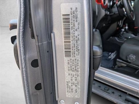 Used 2018 Jeep Wrangler Rubicon w/ Cold Weather Group image 22