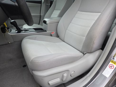 Used 2017 Toyota Camry LE FWD image 24
