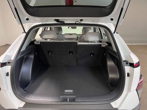 Used 2024 Hyundai Kona SEL w/ Convenience Package image 17