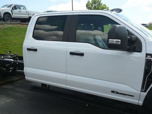 New 2026 Ford F550 4x4 Crew Cab Super Duty image 4