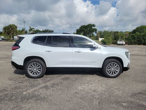 New 2026 GMC Acadia Denali w/ Super Cruise Package FWD image 4
