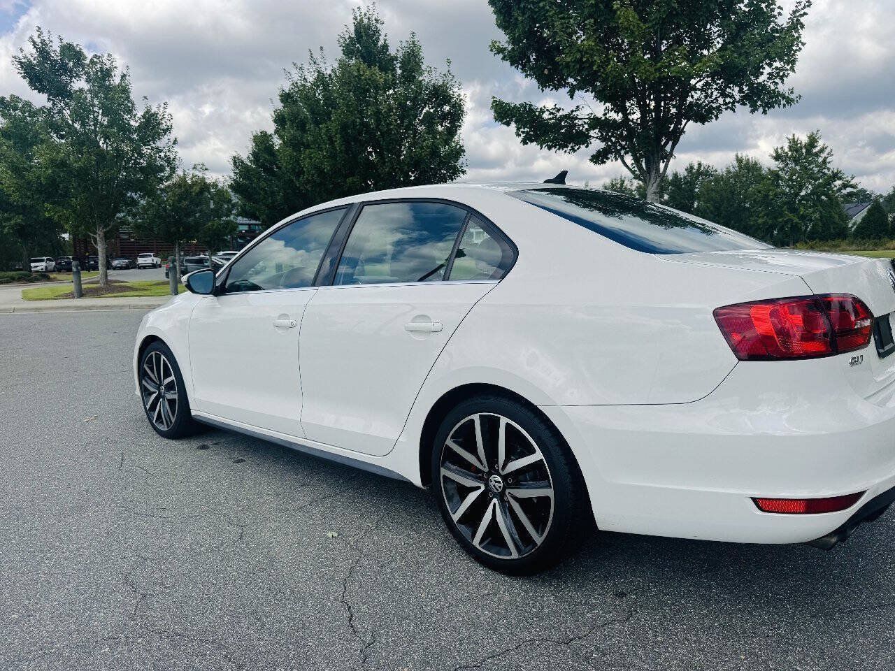 Used 2013 Volkswagen Jetta GLI Autobahn FWD image 8