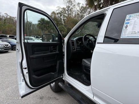 Used 2017 RAM 2500 ST w/ Protection Group image 10