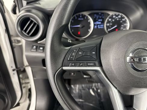 Used 2019 Nissan Kicks S FWD image 12