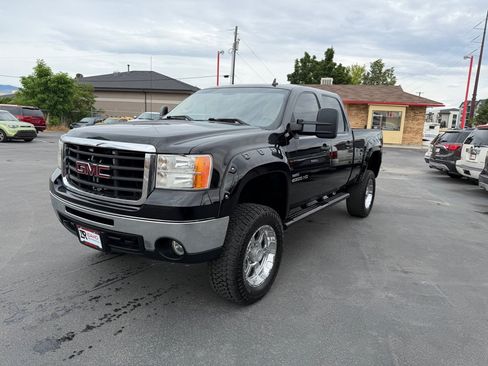 Used 2008 GMC Sierra 2500 SLE w/ SLE1 Preferred Package AWD/4WD image 2