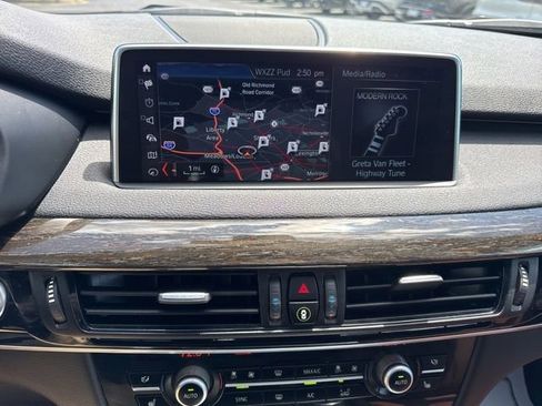 Used 2018 BMW X5 xDrive40e AWD/4WD image 17
