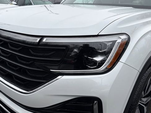 Certified 2025 Volkswagen Atlas Cross Sport SEL Premium R-Line image 9