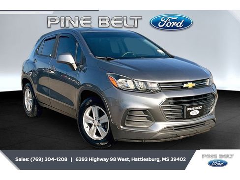 Used 2020 Chevrolet Trax LS w/ Tint and Cruise Package FWD image 1