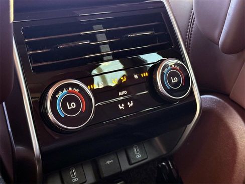 New 2026 Land Rover Range Rover SE image 14