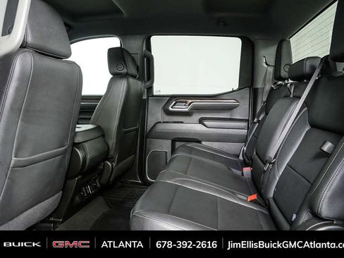 Used 2025 GMC Sierra 1500 SLT image 17