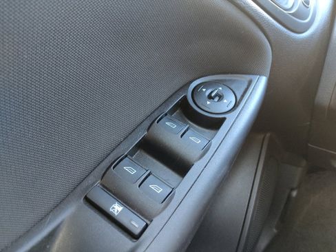 Used 2018 Ford Focus SE FWD image 27
