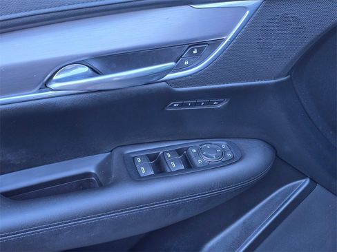 Used 2018 Cadillac XT5 Luxury w/ Driver Awareness Package image 23