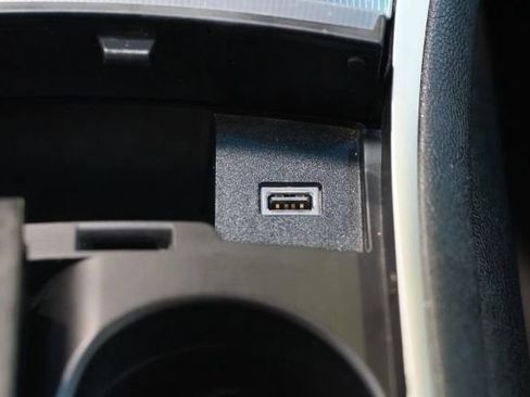 Used 2017 Lincoln MKZ Select w/ Climate Package FWD image 30