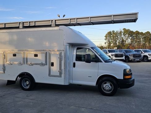 Used 2019 Chevrolet Express 3500 Work Van 2D Chassis w/ Power Convenience Package image 3