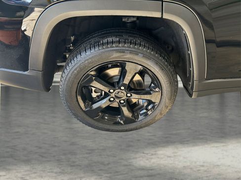 Used 2025 Jeep Grand Cherokee L Limited w/ Black Appearance Package image 21