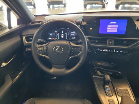 Used 2025 Lexus UX 300h FWD image 19