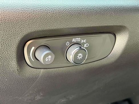 Used 2023 Chevrolet Traverse RS AWD/4WD image 21