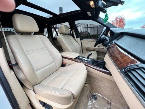 Used 2011 BMW X5 xDrive50i image 32