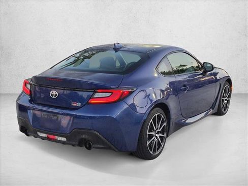 Used 2023 Toyota GR86 RWD image 5