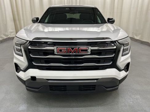 Used 2025 GMC Terrain Elevation image 21