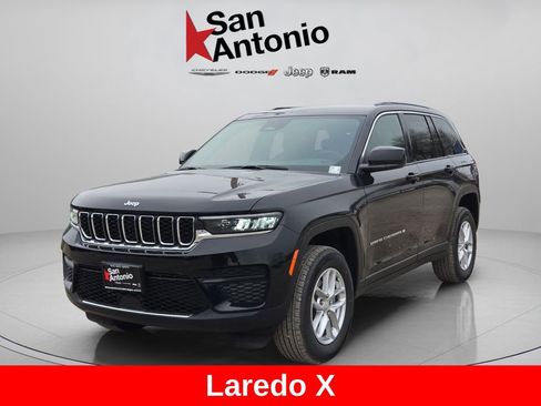 New 2025 Jeep Grand Cherokee Laredo X RWD image 4