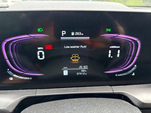 Used 2025 Kia Telluride S AWD/4WD image 19