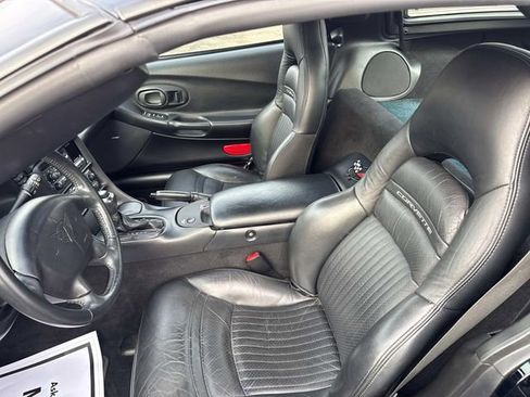 Used 2004 Chevrolet Corvette Coupe w/ Preferred Equipment Group image 22