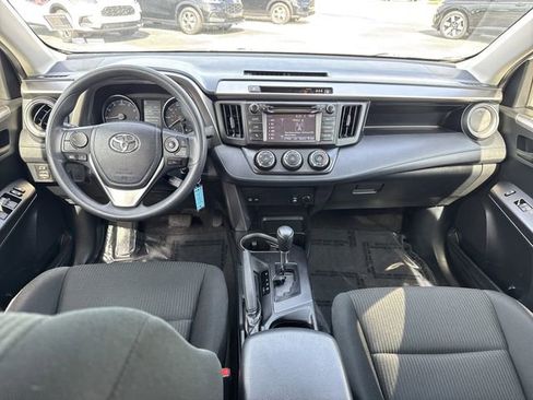 Used 2017 Toyota RAV4 LE image 19