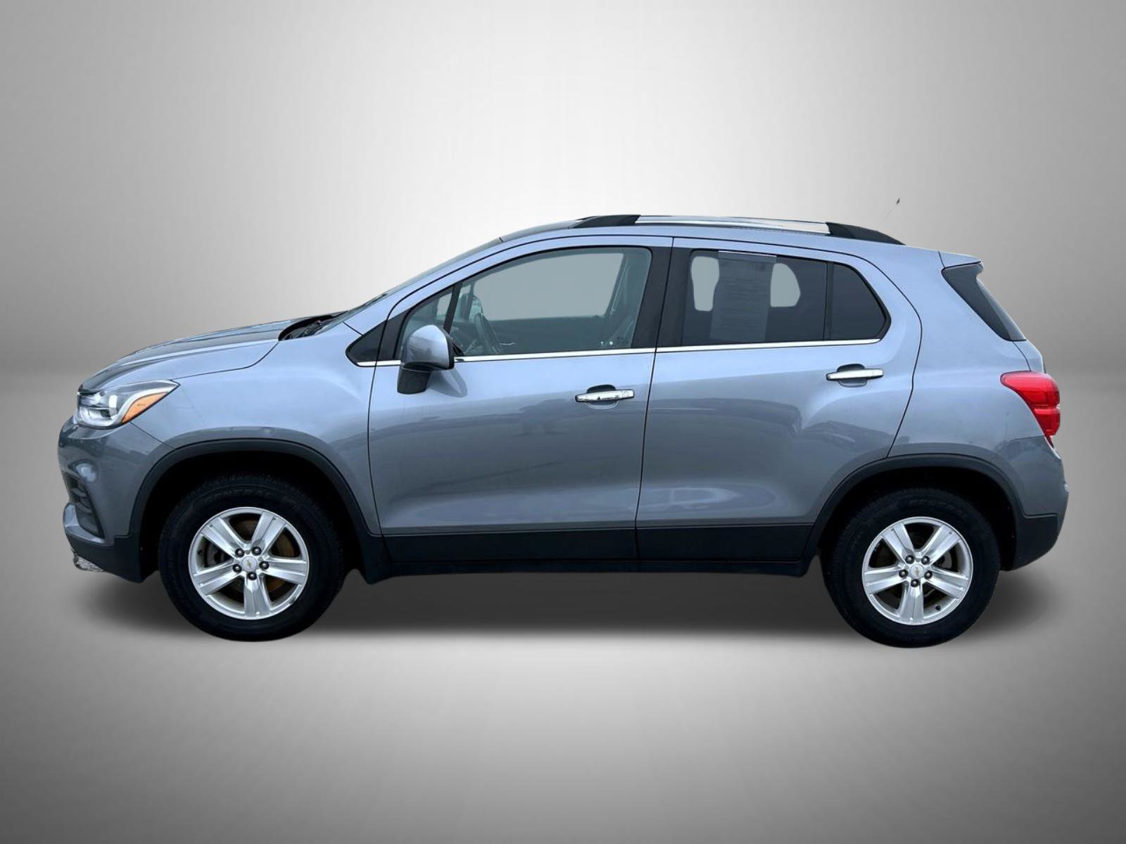 Used 2019 Chevrolet Trax LT w/ LT Convenience Package AWD/4WD image 9