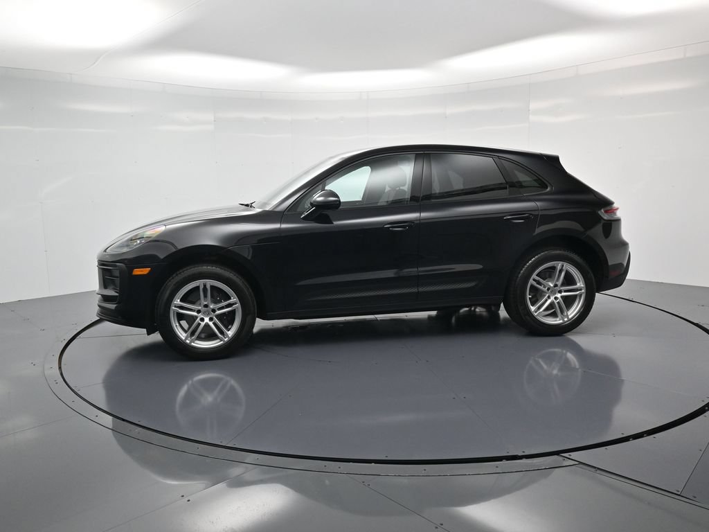 Used 2026 Porsche Macan AWD/4WD image 2