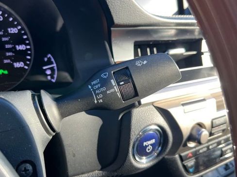 Used 2015 Lexus ES 300h image 22