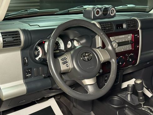 Used 2007 Toyota FJ Cruiser 4WD image 39