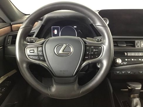 Used 2023 Lexus ES 300h w/ Premium Package image 11