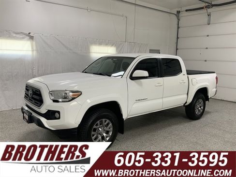 Used 2017 Toyota Tacoma SR5 image 1